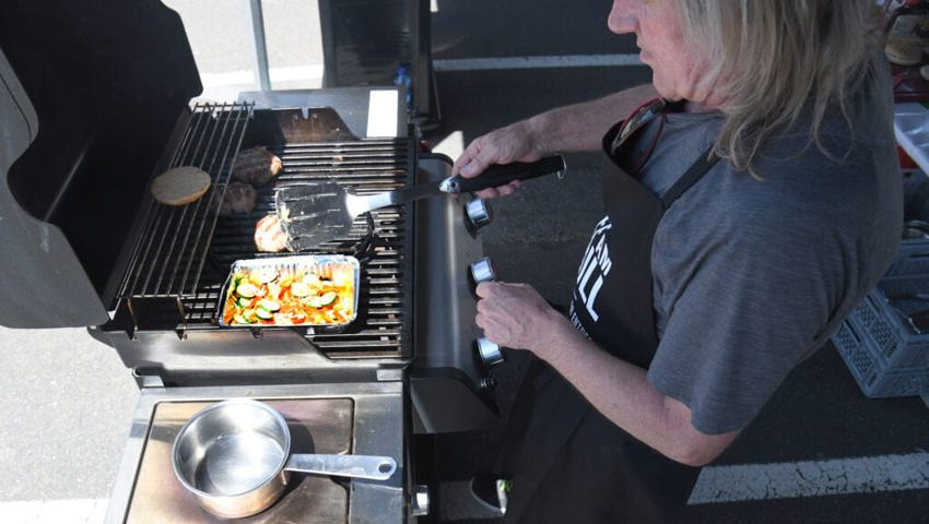  Ernst Hämmerle aus Diepoldsau kreiert hier sein Grill-Menü.