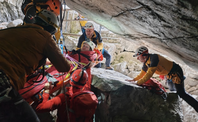 Bergretter trainieren Einsätze im alpinen Gelände
