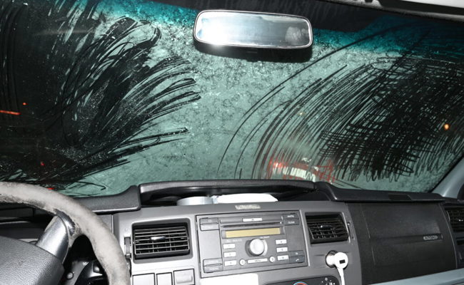 Verkehrssicherheit missachtet: Mehrere Personen mit vereisten Scheiben unterwegs