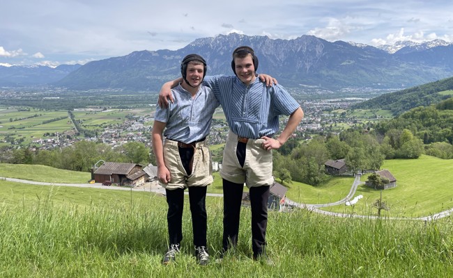 Von der Skipiste geht es nun ins Sägemehl