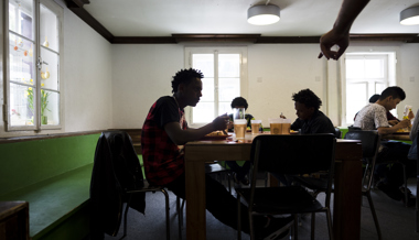 17 Sprachen heissen willkommen - mit Know-how von hier