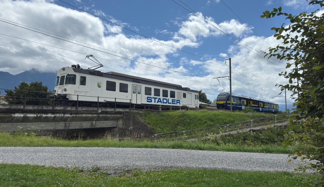 Stadler lagert in der Region immer wieder «fremde» Züge. Beispielsweise einen neuen Triebzug der Berner Oberland-Bahnen.