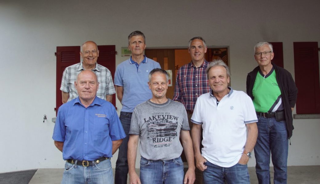  Die Gewinner: Adrian Farrèr, Hanspeter Vetsch, Remo Thomann, Günther Eberle (hinten von links), Erwin Wohlwend, Patrik Lenherr und Bruno Dutler (vorne von links). 