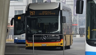 Ein E-Postauto mit einem Klimaproblem
