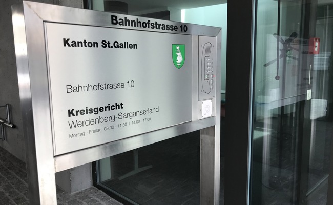 Vater setzte seine Tochter unter Druck: Grund für die Nötigung ist umstritten
