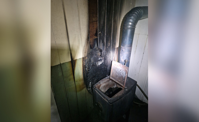 Drögeler fliegt wegen Feuer hinterm Ofen auf