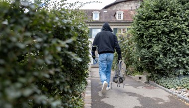 Einbrecher unterwegs Wertgegenstände und Bargeld geklaut