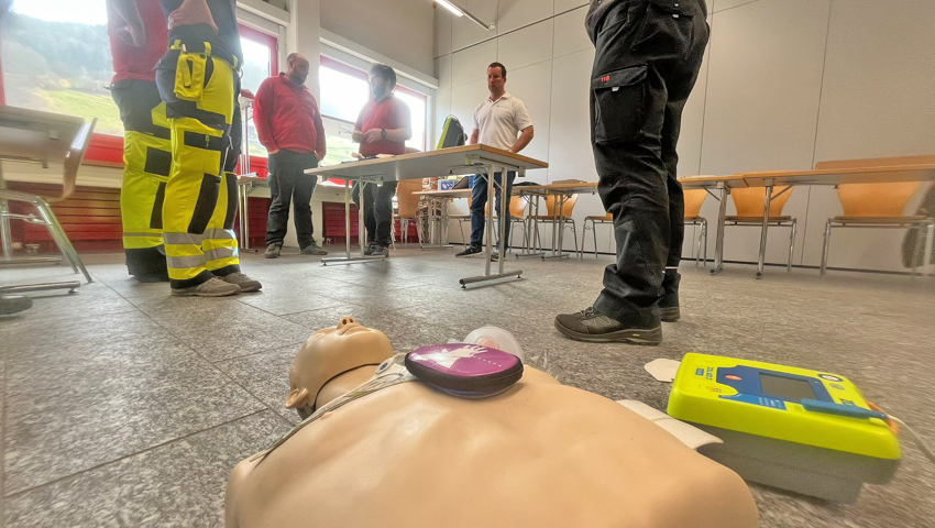 Bei einem medizinischen Notfall werden First Responder zusammen mit dem Rettungsdienst 144 alarmiert. 