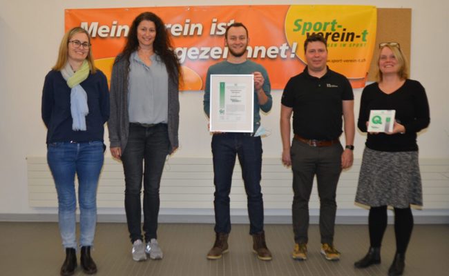 Übergabe Qualitätslabel «Sport-verein-t» an den Buchser Schwimmklub SC Flös