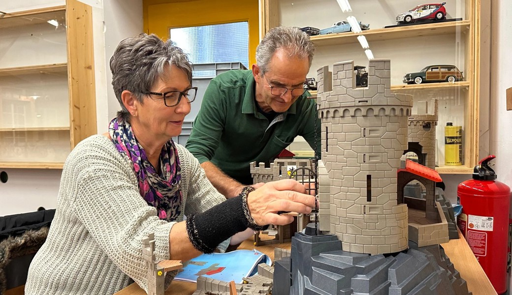 Einmal wieder Kind sein: Dabei beim Aufbau der Playmobil- und Lego-Ausstellung