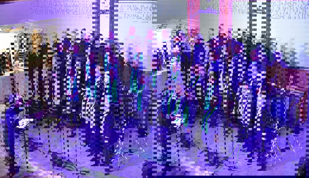  Der Gospel- und Popchor On The Move begeisterte rund 150 Besucherinnen und Besucher in Buchs. 