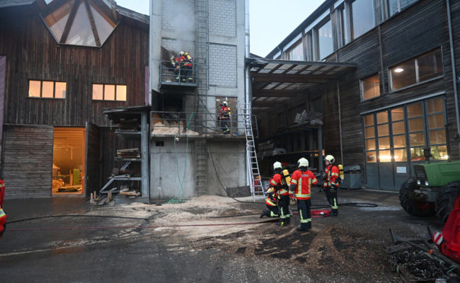 Verletzte bei Staubexplosion in einem Sägemehl- und Hackschnitzel-Silo in Schaan