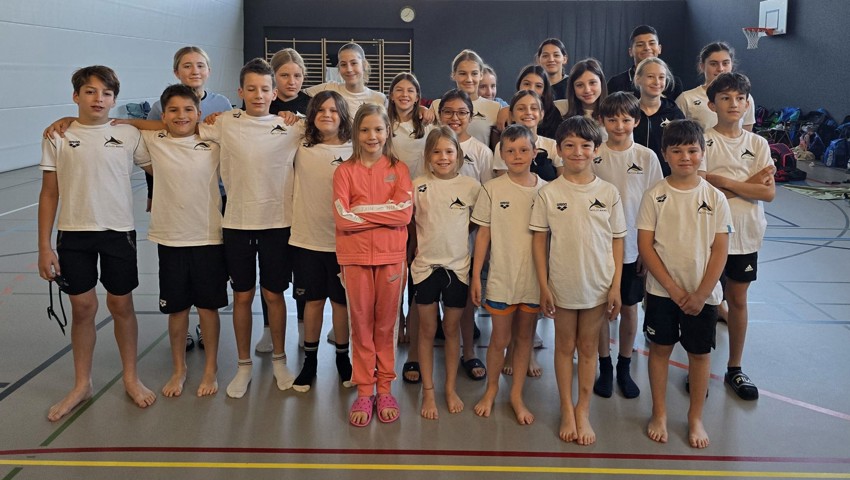 Die jungen Schwimmerinnen und Schwimmer vom SC Flös Buchs zeigten an der Aquarius Trophy in Triesen ihr Können.