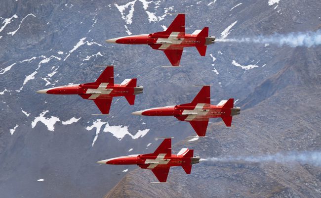 Kunstflieger der Patrouille Suisse verabschieden sich