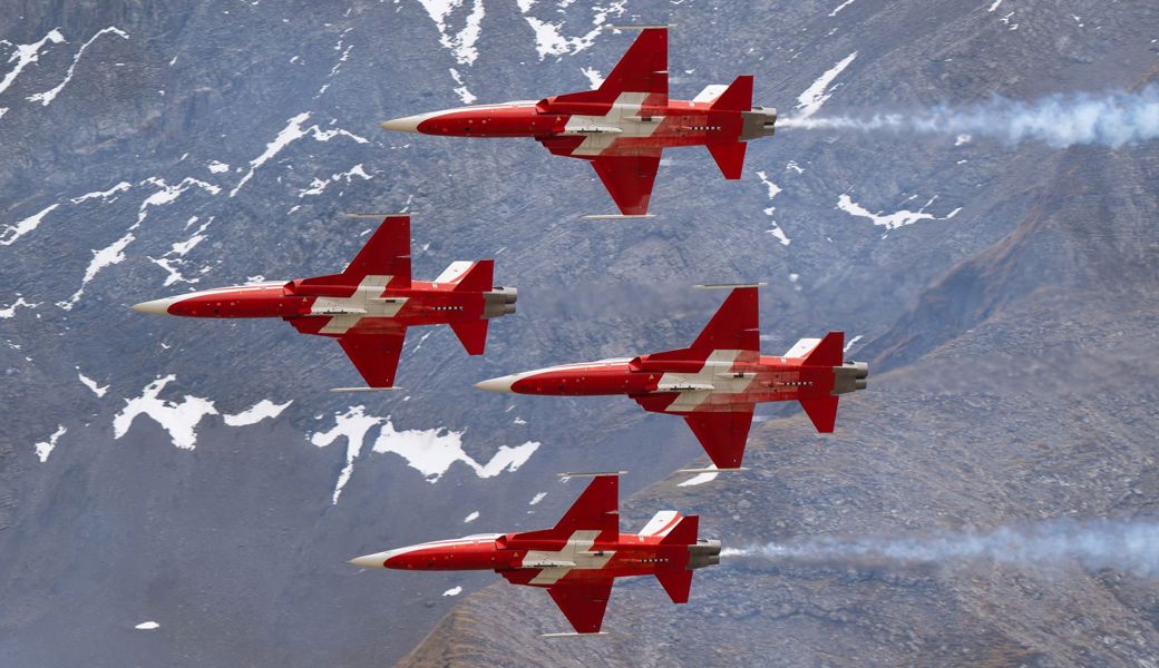 Kunstflieger der Patrouille Suisse verabschieden sich