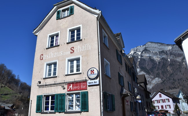 Tötung an der Melser Fasnacht: Regenschirm war die Tatwaffe