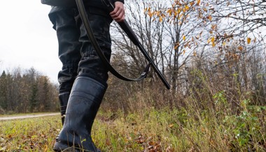 Kind geohrfeigt: Jäger muss Waffen abgeben