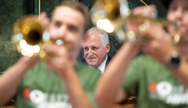 Der Rheintaler Bauer Walter Freund ist neuer höchster St.Galler – und feiert mit Apfelbrand und Guggenmusik