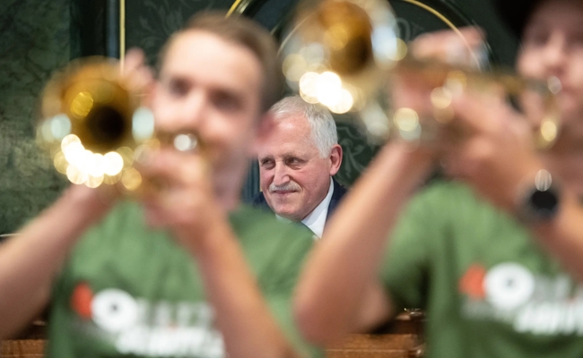 Der Rheintaler Bauer Walter Freund ist neuer höchster St.Galler – und feiert mit Apfelbrand und Guggenmusik