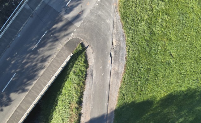 Kollision mit Lastwagen: 78-jähriger Velofahrer nach Unfall lebensbedrohlich verletzt