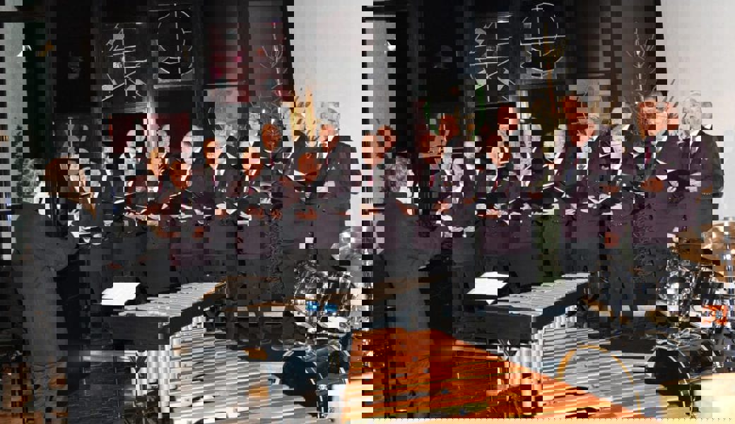  Der Männerchor Rüthi unter der Leitung von Lukas Breuss berührte die Herzen des Publikums. Bilder: René Jann