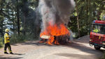 Erst Rauch, dann Feuer: Auto geriet in Vollbrand