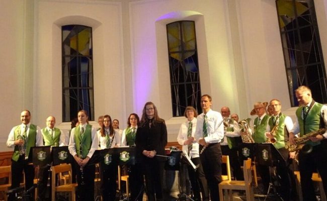 Musikgesellschaft begeistert mit einem Konzert und ehrt drei langjährige Mitglieder