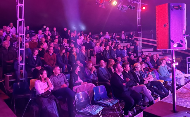 Ticketverlosung: Wohlklingendes mit viel Humor