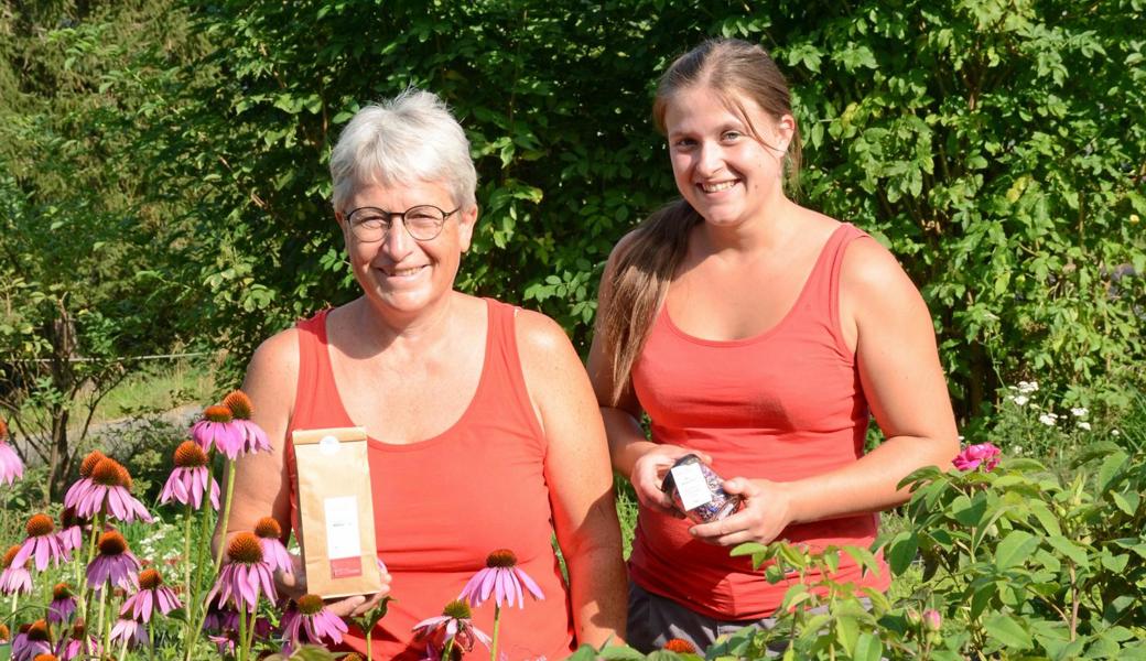 Mutter und Tochter Leuzinger haben in ihrem Garten Erfüllung gefunden.