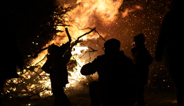 Kaum ist der Winter da, soll er wieder gehen: Am Sonntag wurde dem Winter den Garaus gemacht