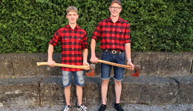 Junge Forstwarte aus der Region mit Bestnoten