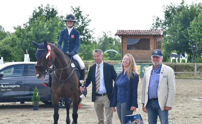Erster internationaler Sieg für Sina Schett
