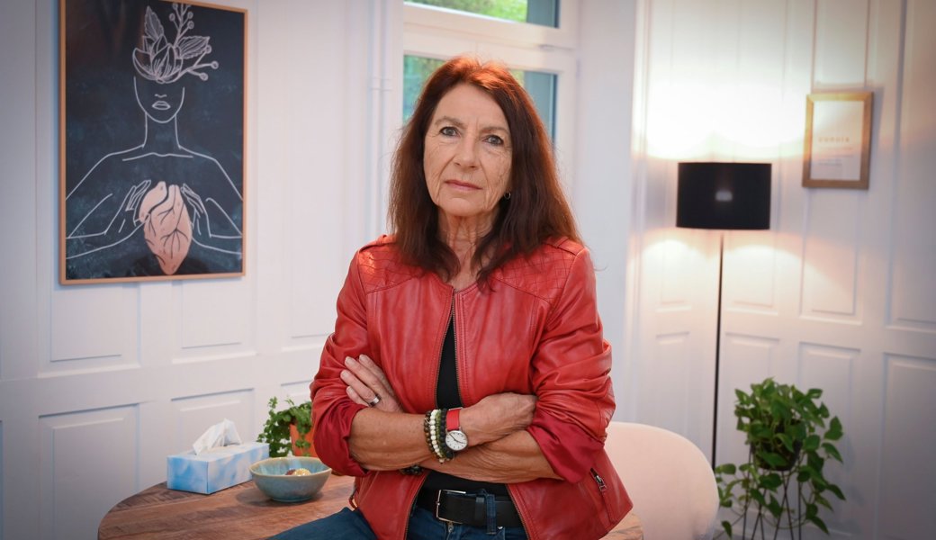 «Ich habe mehrfach erlebt, wie eine meiner Klientinnen getötet wurde»: Silvia Vetsch über den Zufluchtsort Frauenhaus «Ich habe mehrfach erlebt, wie eine meiner Klientinnen getötet wurde»: Silvia Vetsch über den Zufluchtsort Frauenhaus