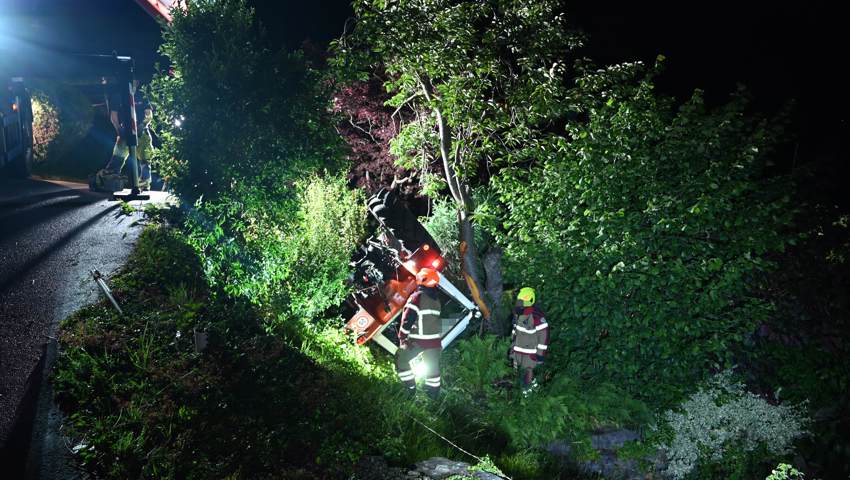 Aus dem Traktor trat eine geringe Menge Öl aus.