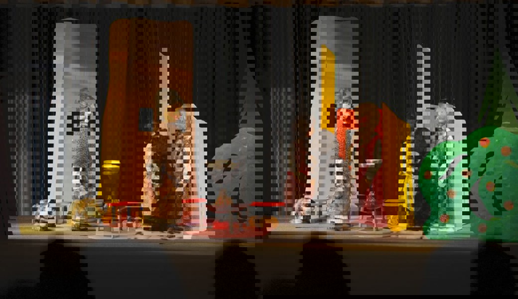  Wegen eisiger Kälte: Die Familie bot dem Bären einen warmen Zufluchtsort an. 