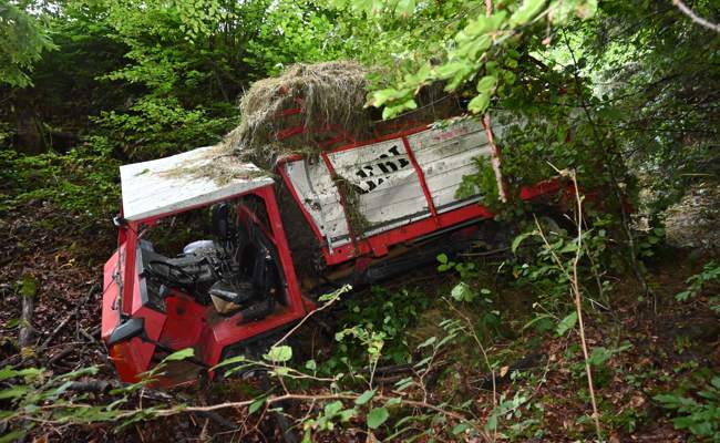 Mit dem Aebi vom Weg abgekommen und mehrfach überschlagen