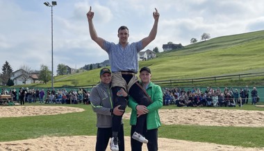 Damian Ott triumphiert am Verbandsschwingfest