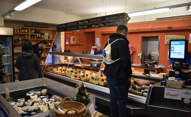 Vor Heiligabend: In der Molkerei Grabs und bei Fleisch Reich herrscht Hochbetrieb
