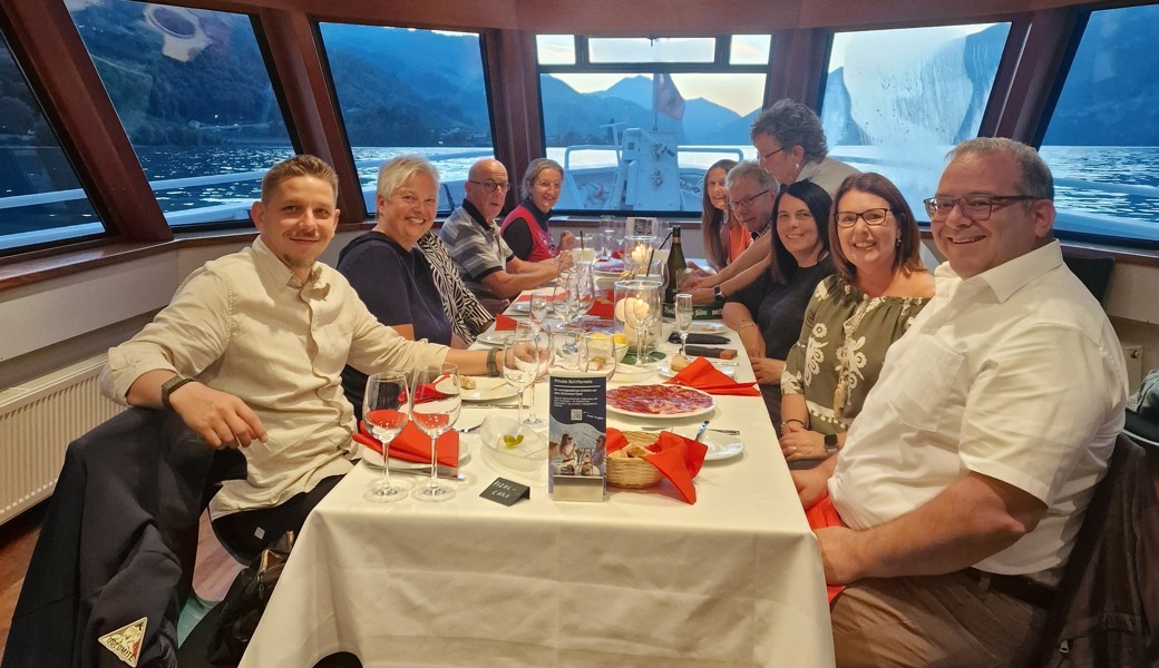 An Bord des Eventschiffs wurde über Patientenanliegen und Projekte diskutiert – inklusive spanischer Spezialitäten.