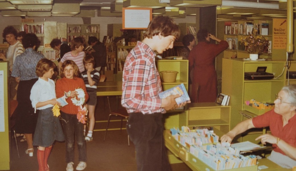 In den 1970ern war die Bibliothek noch im Buchser Rathauskeller beheimatet.