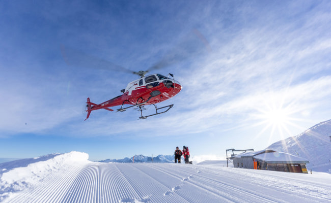 Lawinen sprengen für sichere Pisten