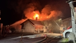 Hausbrand erforderte Evakuierung von Nachbarschaft