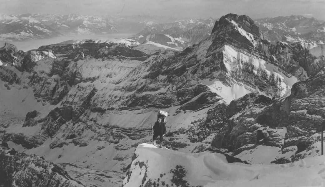  Historische Aufnahme eines Lastenträgers im Alpstein. 