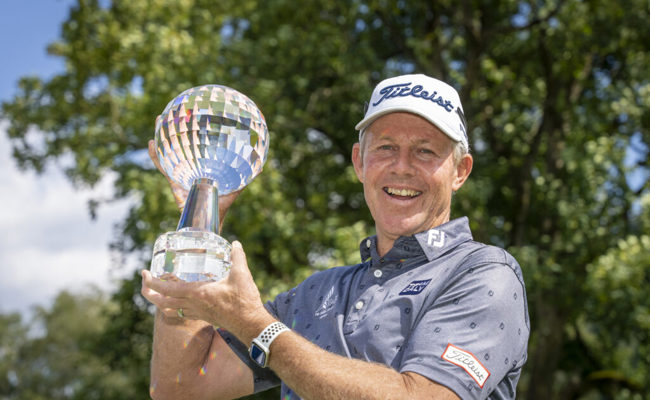 Nach Enttäuschung die Traumrunde: James Kingston gewinnt erstmals Seniors Open