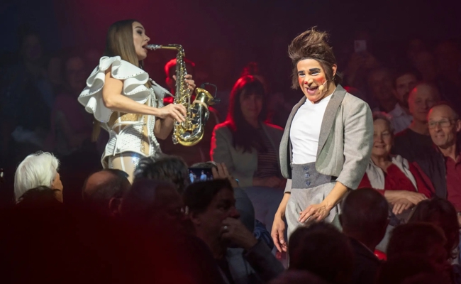 Premiere des Circus Knie: Mike Müller in der Manege, ein abwesender Ivan Knie und krasse Kontraste