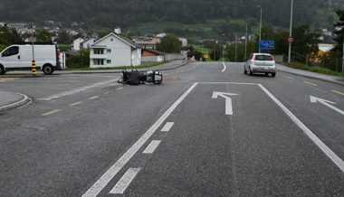 Kollision mit Verletzungsfolge: Autofahrer übersah beim Linksabbiegen Motorradfahrer