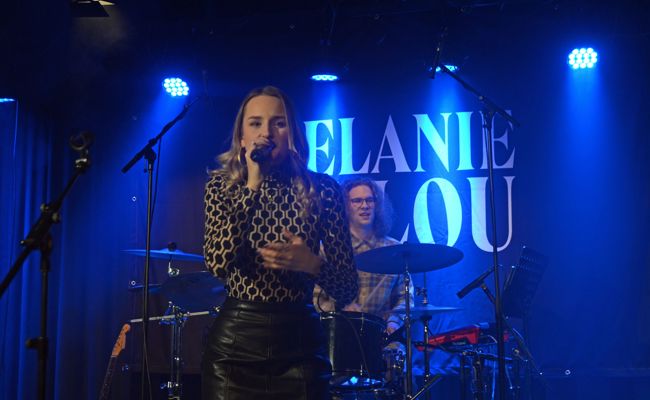 Melanie Malou stellte ihr Debüt-Mini-Album vor