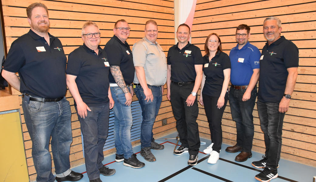 Philipp Schwendener (blaues T-Shirt) wurde in den Vorstand des St. Galler Feuerwehrbands gewählt.