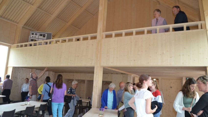 Der neu erstelle Saal mit Galerie und ebenerdigem Zugang. Der neu erstelle Saal mit Galerie und ebenerdigem Zugang.