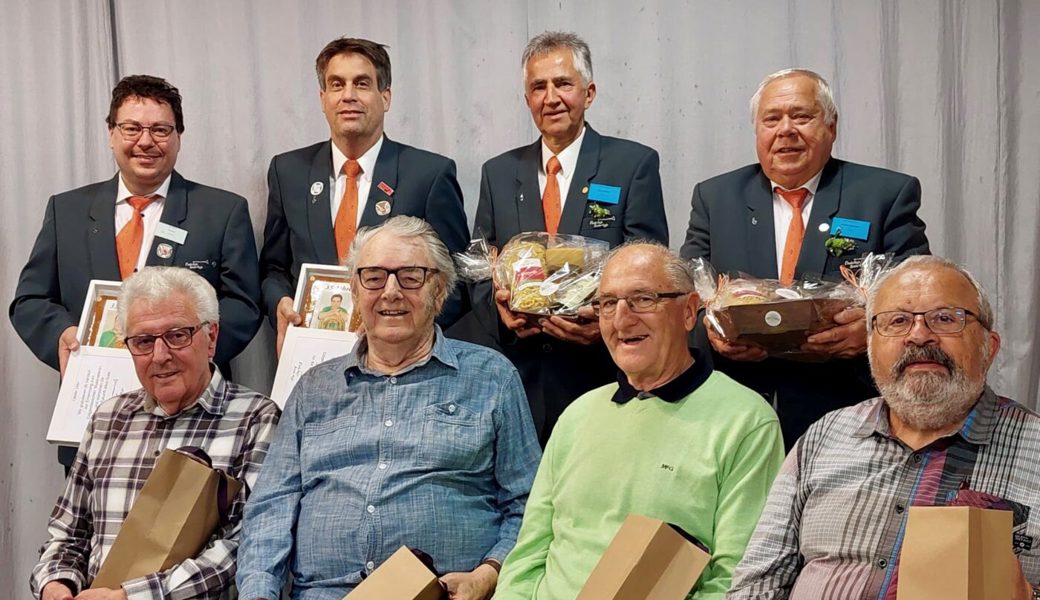  Vorne, von links: Christian Senn, Walter Geisser, Paul Broder und Alois Lenherr. Hinten, von links: Udo Graf, Urs Bertschinger, Hans Müntener und Andreas Kaufmann. 